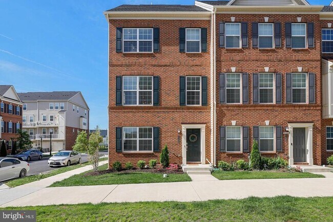 Foto del edificio - 7132 McHenry Mews