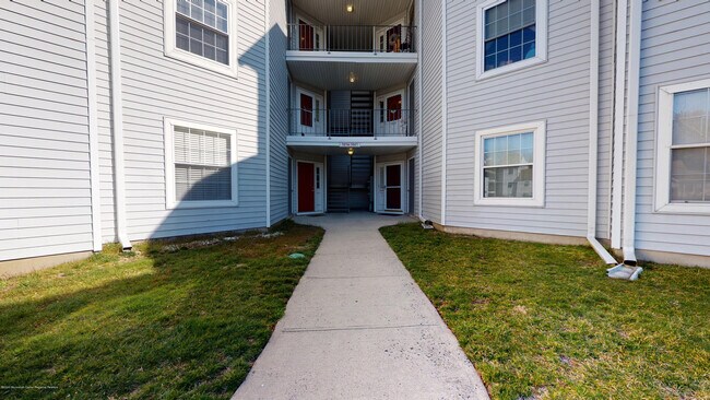 Foto del edificio - 1019 Waters Edge Dr