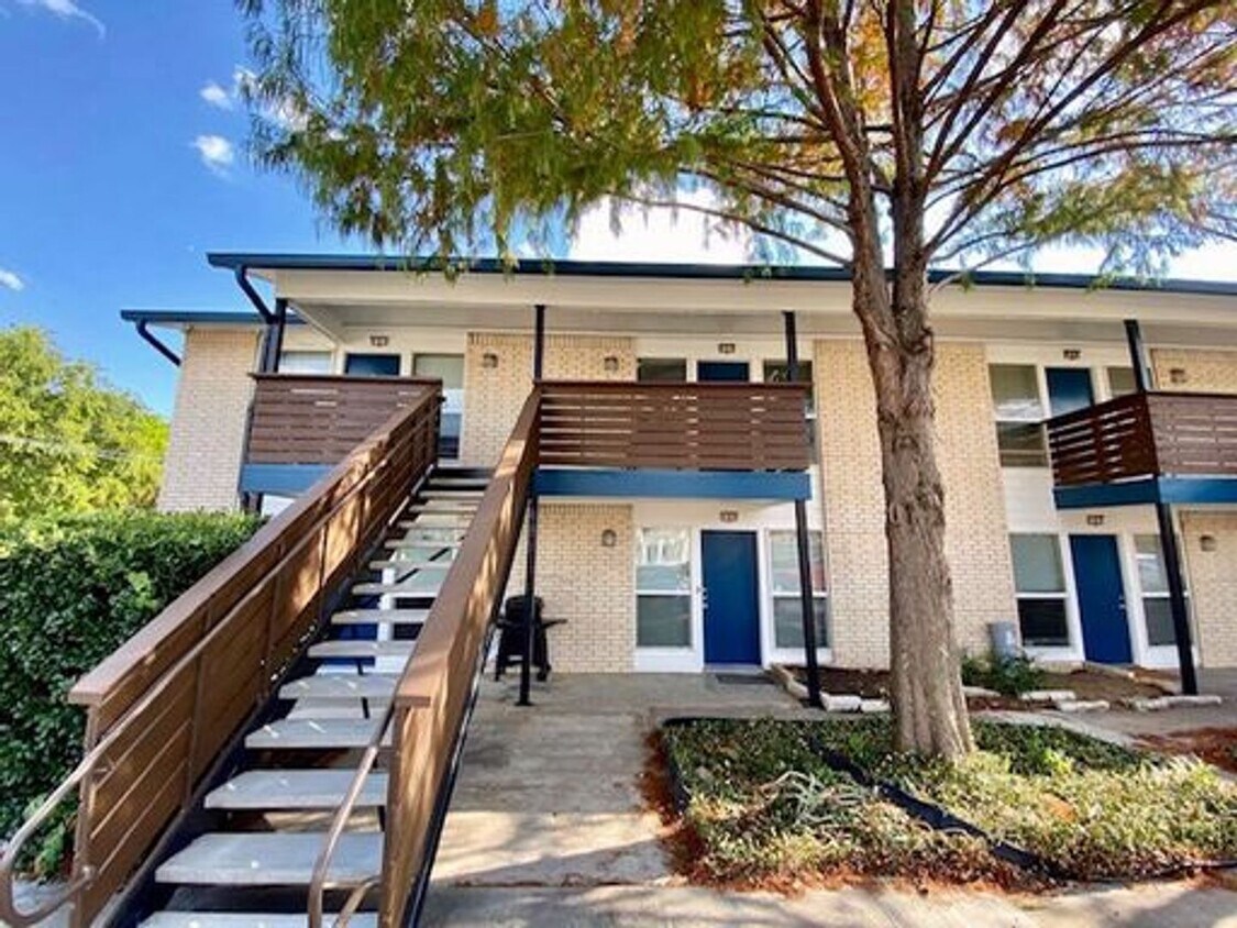 Downtown Grapevine-EXCELLENT LOCATION - Downtown Grapevine-EXCELLENT LOCATION