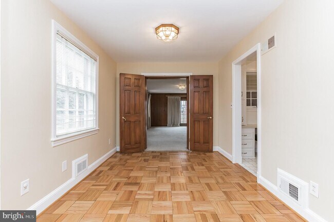 Foto del edificio - 2803 Cameron Mills Rd