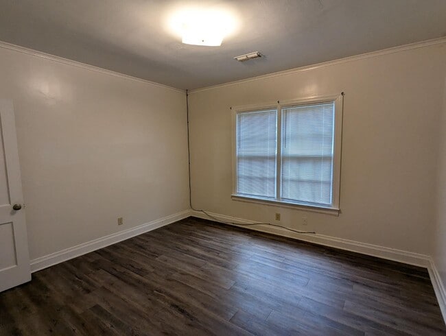 Foto del edificio - 904 Rosedale Ave