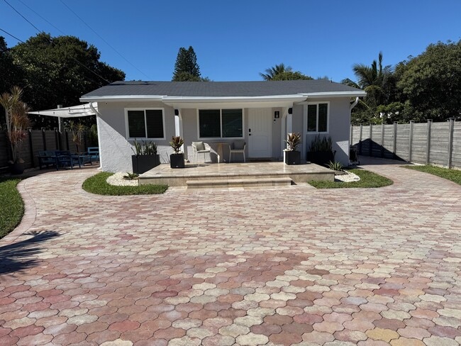 Foto del edificio - 18 NW 12th Ave