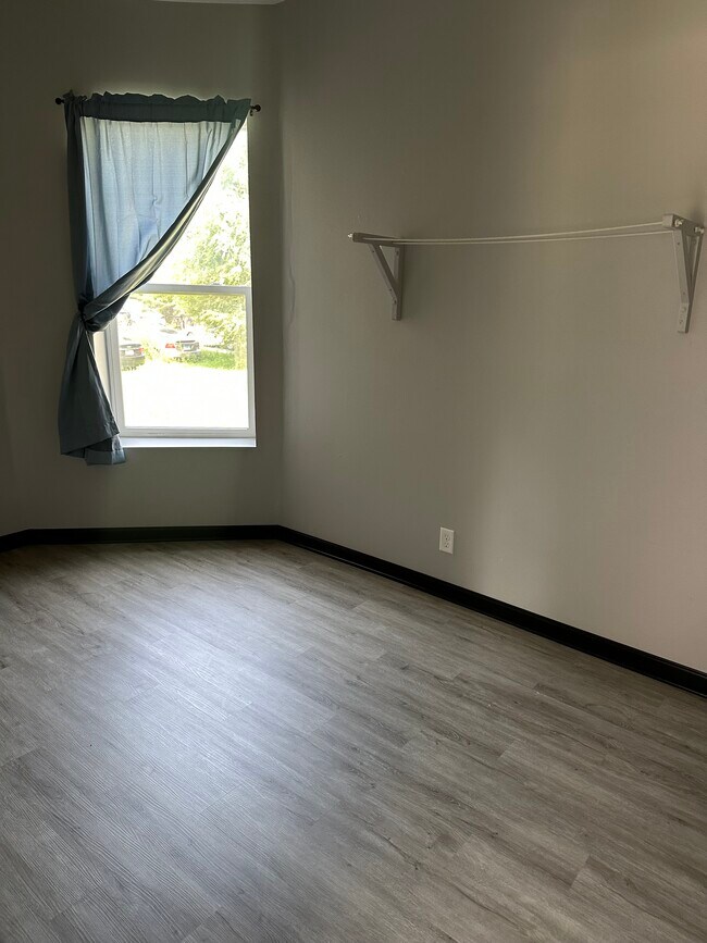 1st bedroom - 1556 S Spaulding Ave