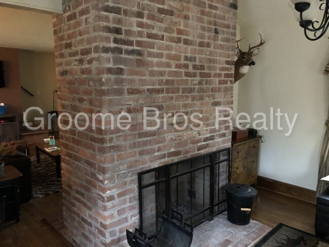 Building Photo - 8120 Flannigan Mill Rd