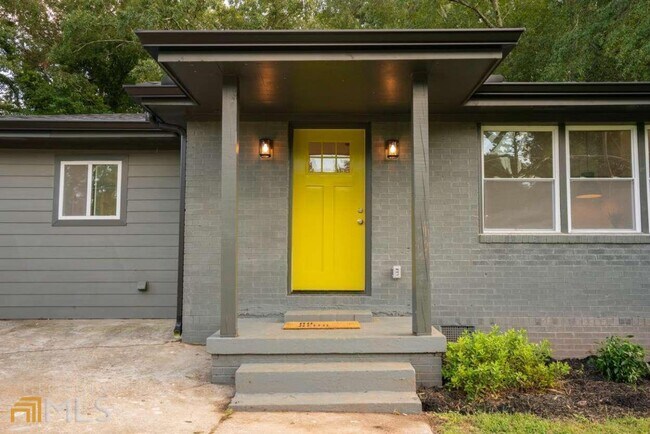 Building Photo - 2658 Miriam Ln