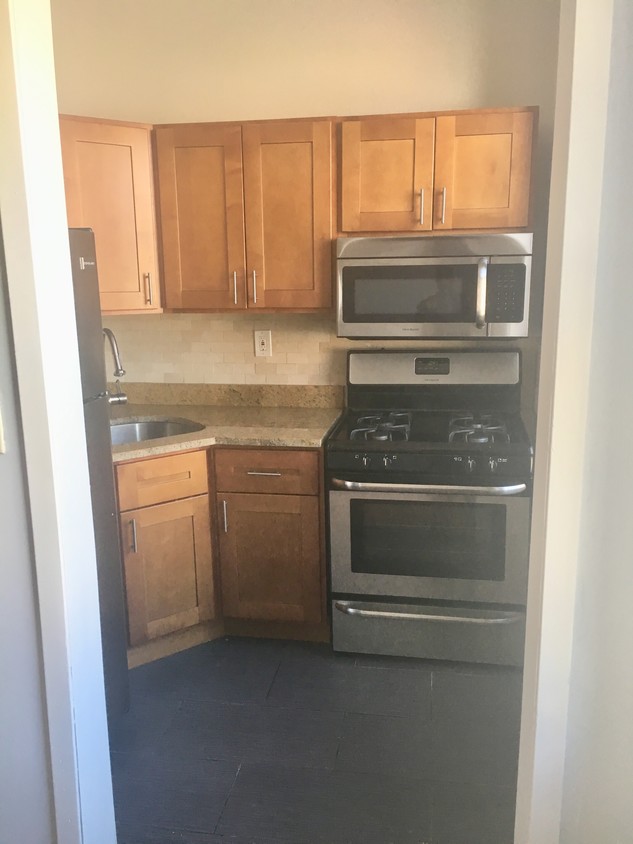 Primary Photo - 569 Nostrand Ave