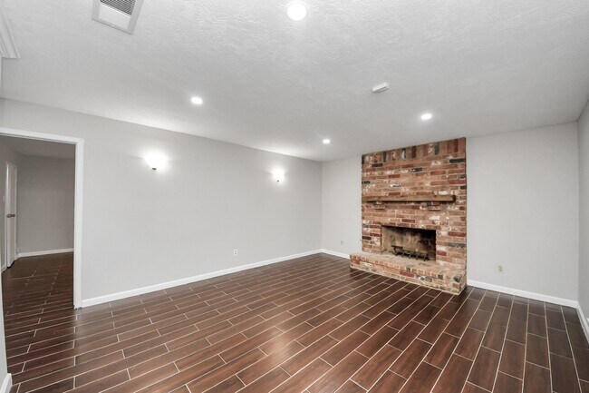 Foto del edificio - 18010 Wild Willow Ln
