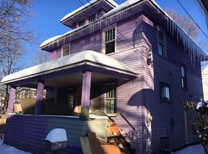 214 Burnham Dr