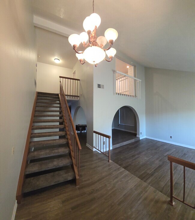 Building Photo - 6836 Rycroft Dr