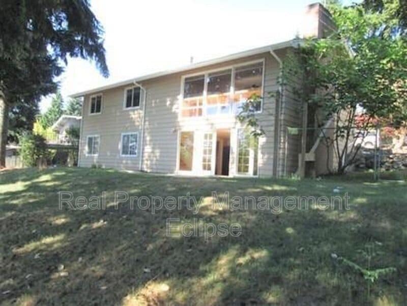 Primary Photo - 533 157th Ave SE