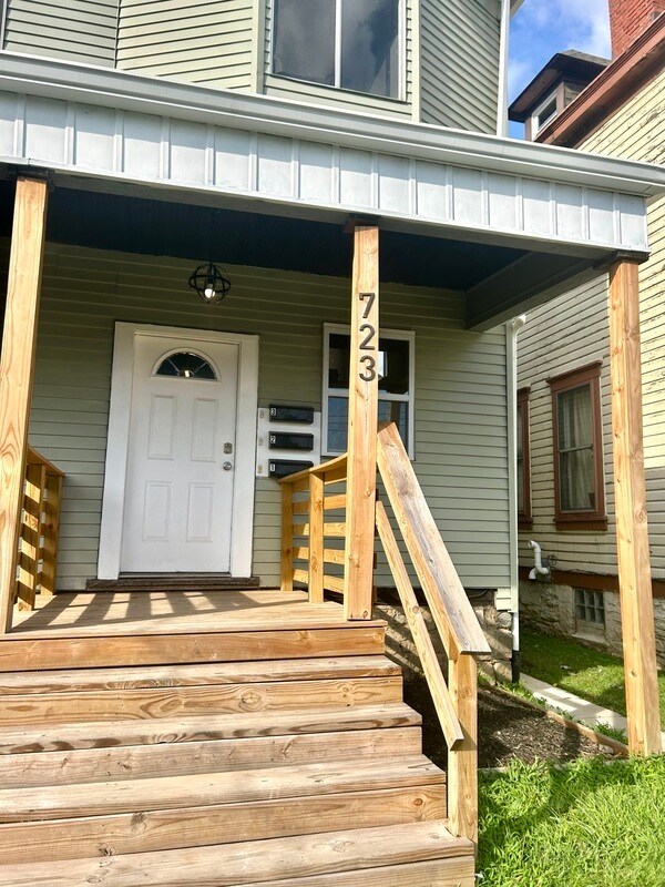 Foto del edificio - 723 Taylor Ave