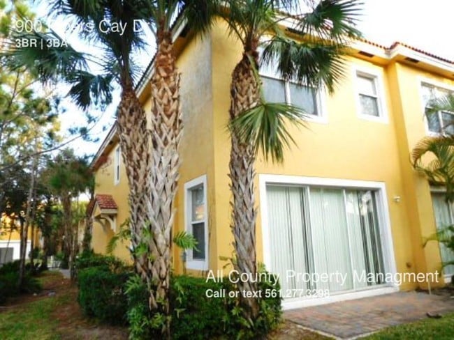 Building Photo - 900 Pipers Cay Dr