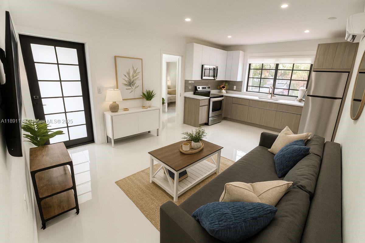 Foto principal - 733 Michigan Ave