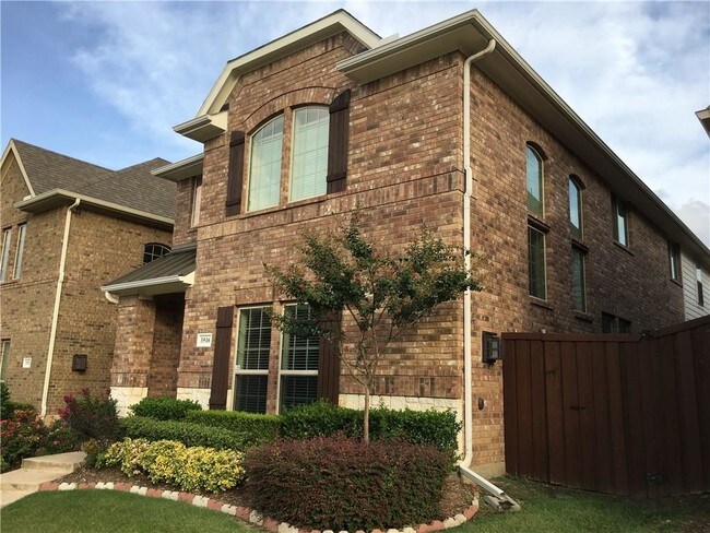 Foto del edificio - 3516 Porter Creek Dr