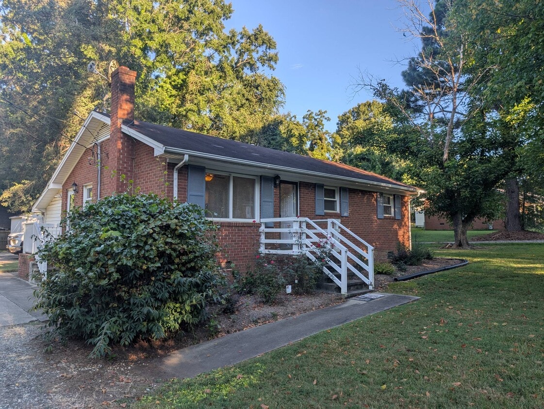 Primary Photo - 747 Phelps and Workman Rd