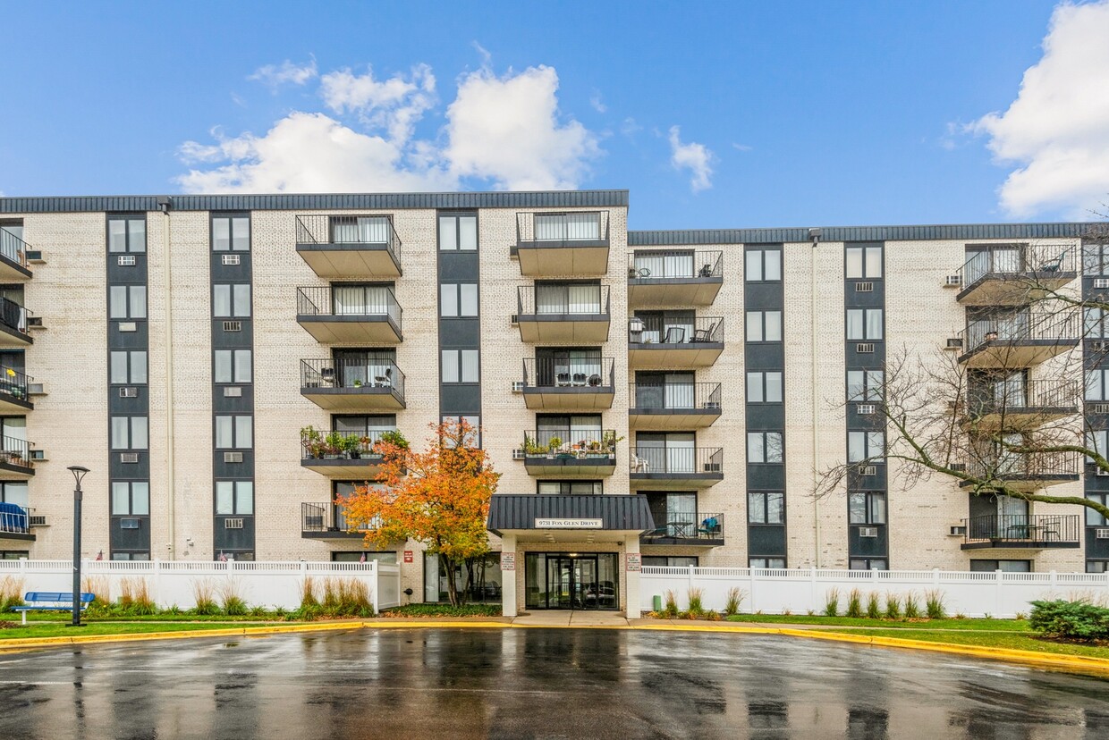 9731 Fox Glen Dr Unit 6M, Niles, IL 60714 Condo for Rent in Niles, IL