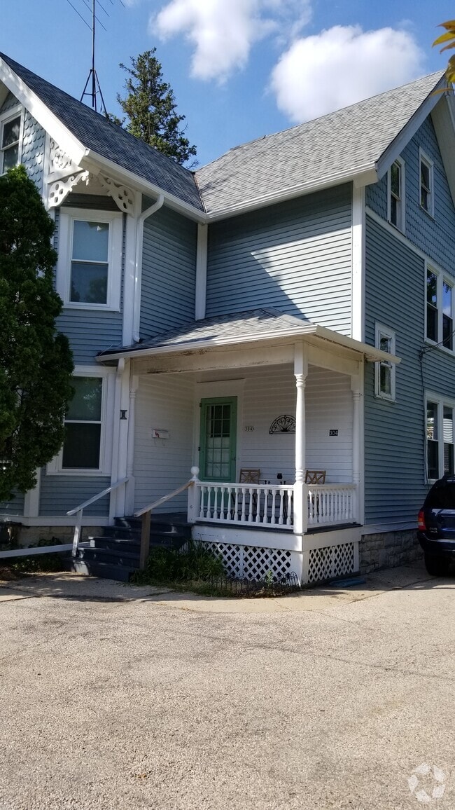 Building Photo - 304 Summit Ave