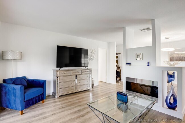 Foto del edificio - 50 Stratford Ln W
