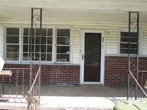Building Photo - 307 1/2 Manning Ave