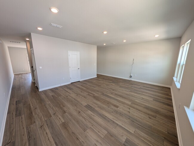 Foto del edificio - 1518 Tamarisk Ln
