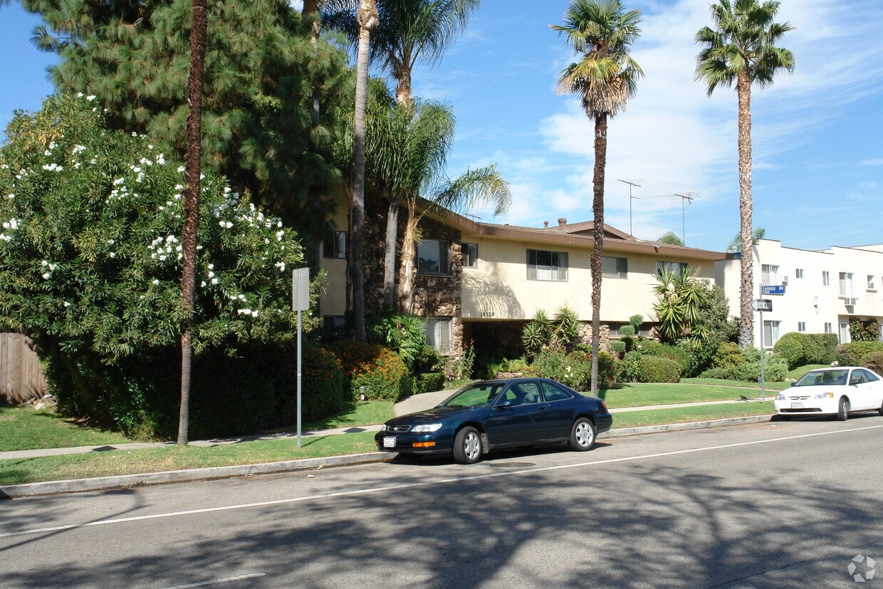 14329 Chandler Blvd, Sherman Oaks, CA 91401 Apartments in Sherman