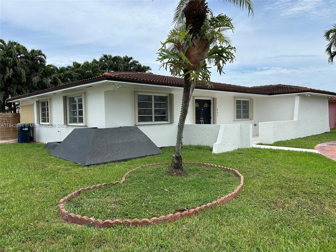 Foto principal - 955 SW 87th Ct