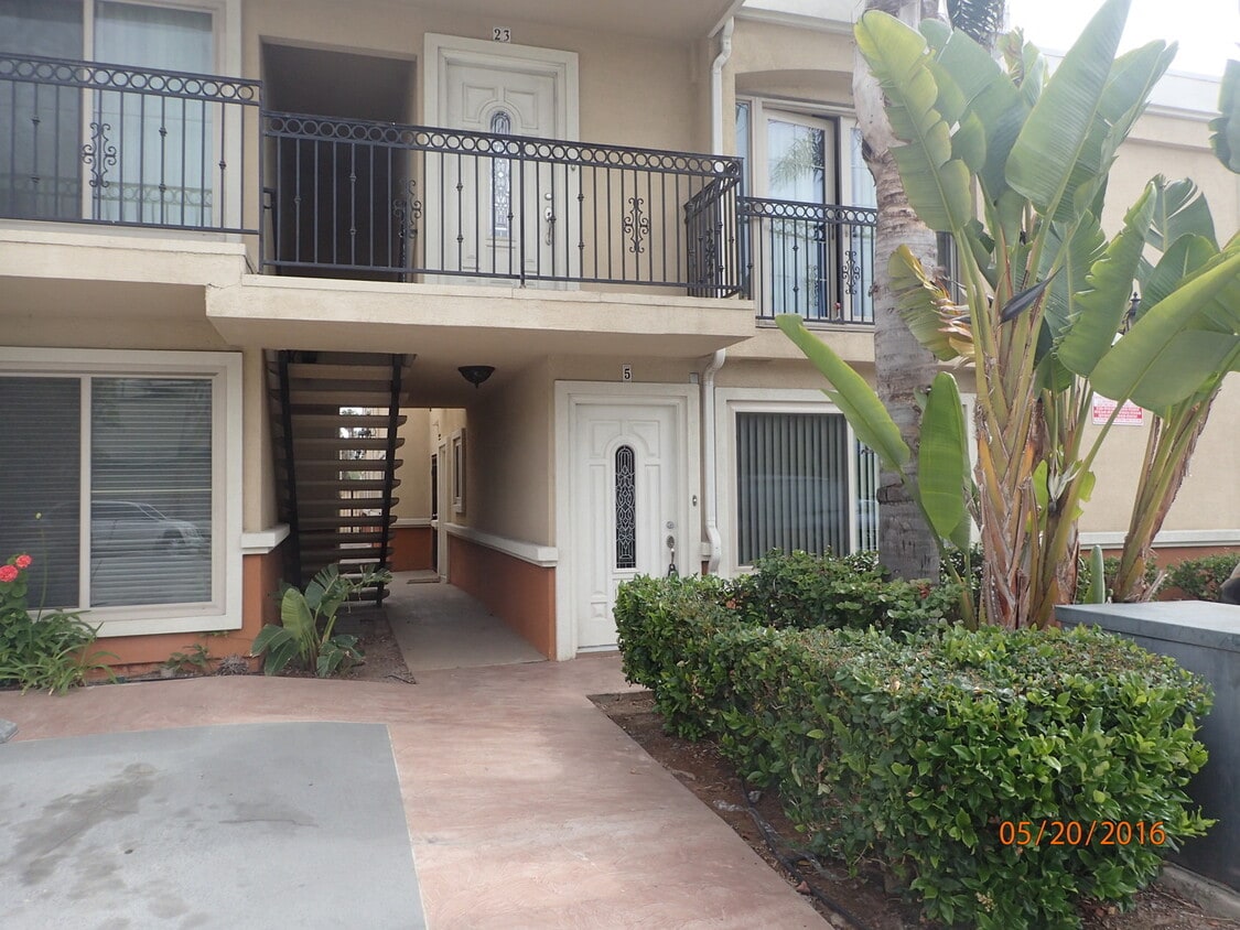 Primary Photo - 2-Bed/1-Bath Condo w/Pool