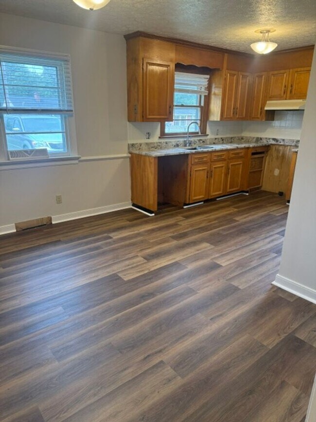Foto del edificio - 719 Whitestone Dr