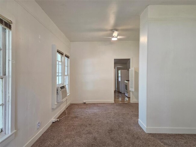 Building Photo - 4613 Avenue G