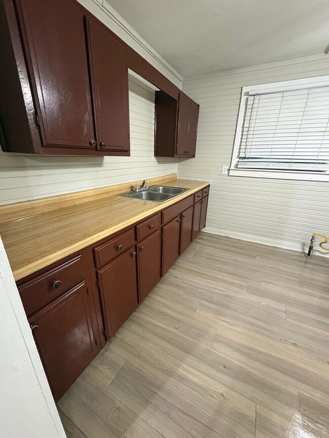 Foto del edificio - 3604 N Terry St