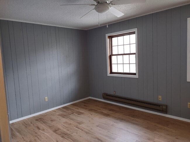 Building Photo - 405 N Church St