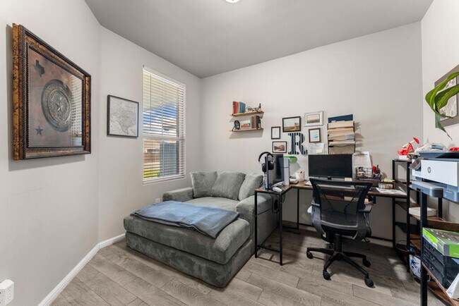 Foto del edificio - 7533 Orion Rd