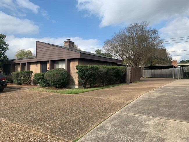 Foto del edificio - 8310 Beechnut St