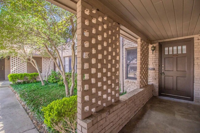 Building Photo - CHARMING 2 Bedroom, 1 Bathroom Arlington H...