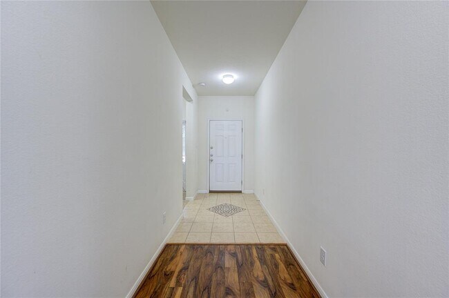Building Photo - 2906 Southworth Ln