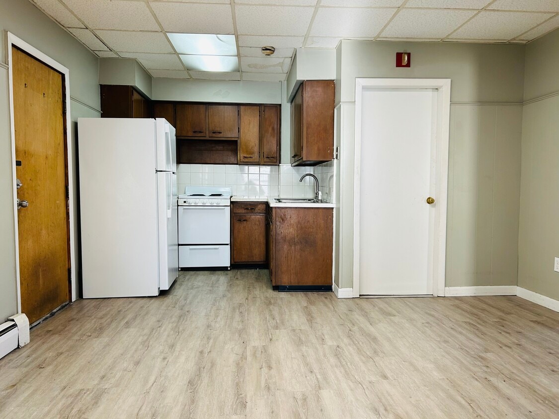 400 Smithfield Ave Unit 1L, Pawtucket, RI 02860 Apartments in