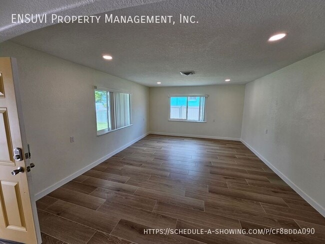 Photo - 1018 Spindle Palm Way House