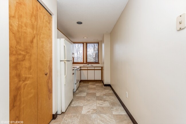 Building Photo - Augustana Homes Glenbrook (A 62+ Community)