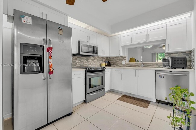 Foto del edificio - 12651 SW 16th Ct