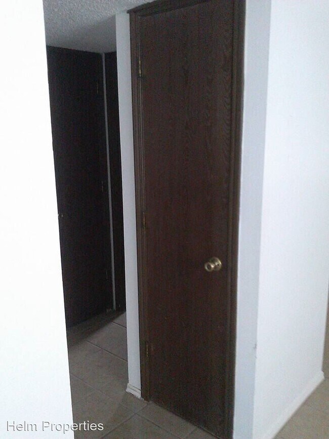 Building Photo - 2 br, 1 bath Apartment - 1702 South Mitchell