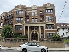 Building Photo - 32 Sidlaw Rd