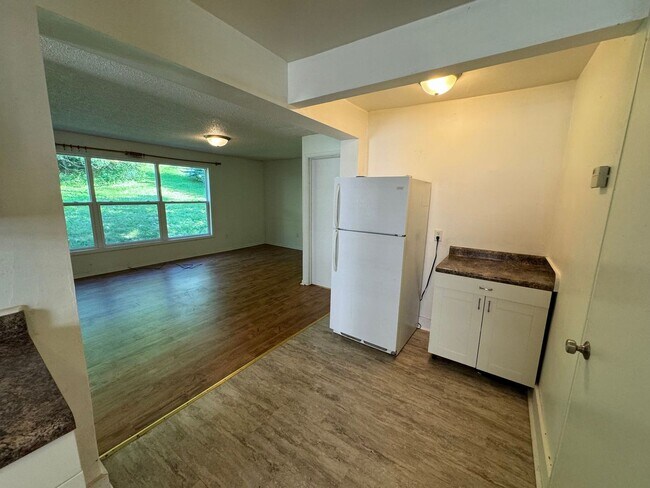 Foto del edificio - 1318 E 11th St