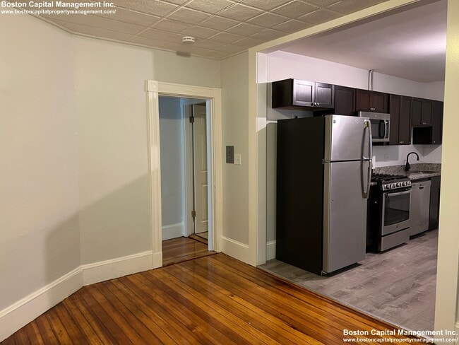 Building Photo - 207 Broadway