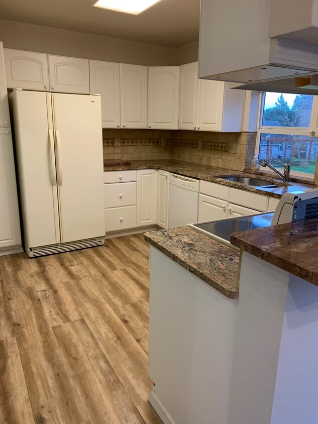 Foto principal - 465 N Cedar St