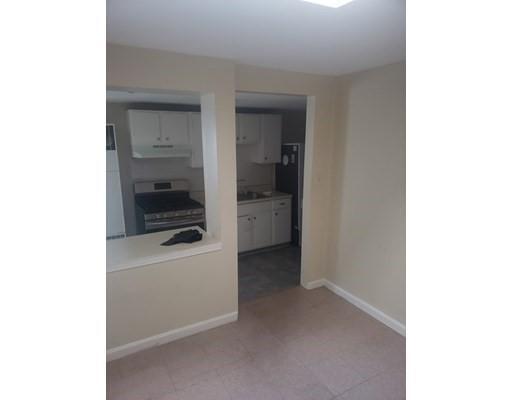 Building Photo - 2 bedroom in Lowell MA 01854