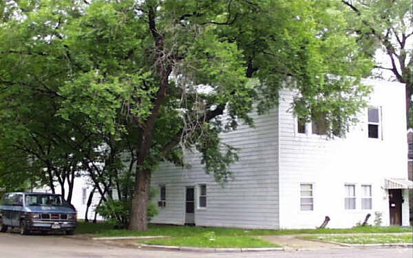 Foto principal - 1859 N Mobile Ave