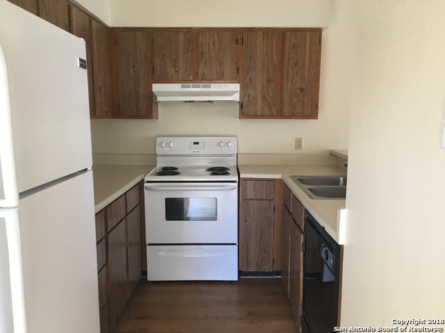 Building Photo - 14515 Clovelly Wood