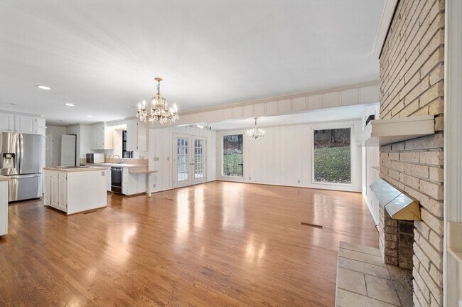 Foto del edificio - 4BR/3BA Forest Hills Luxury Rental