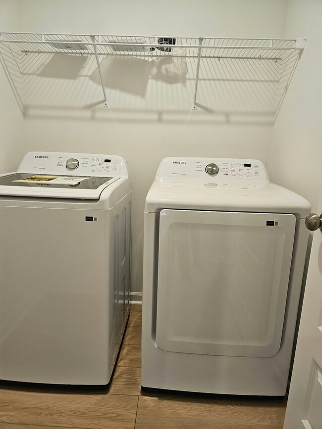 Foto del edificio - 112 Labrador Ln