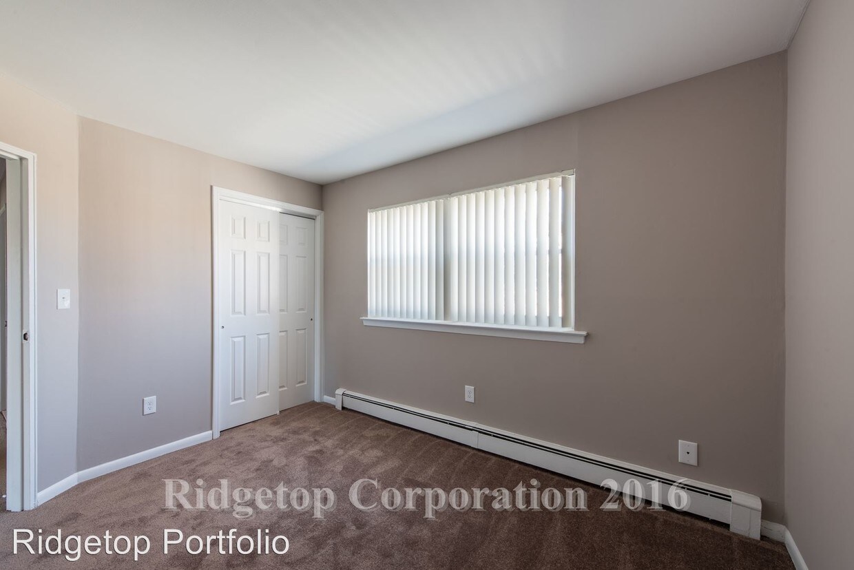Primary Photo - 19 N Wilson Ln